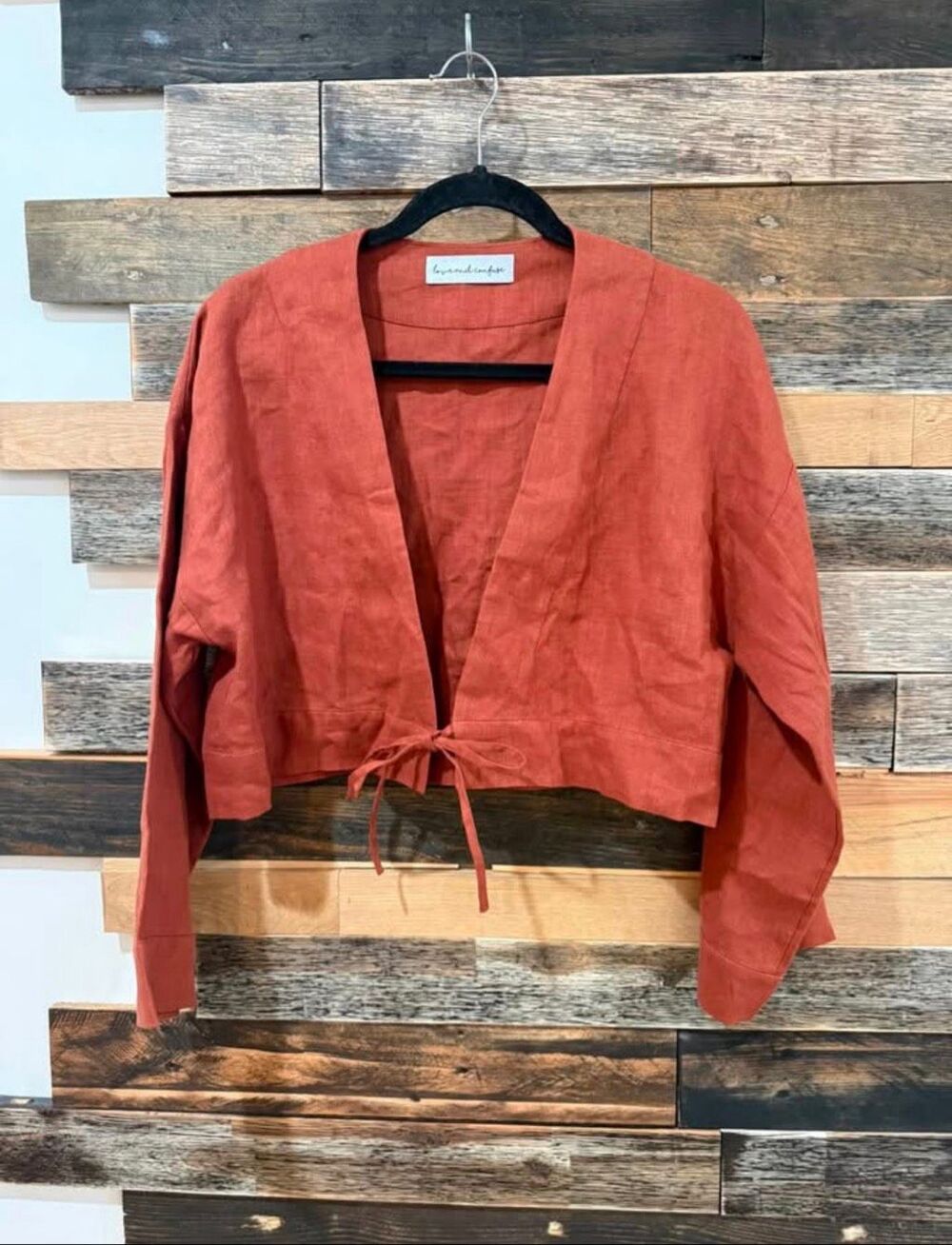 Love and Confuse Linen Tie Front Crop Top size Medium